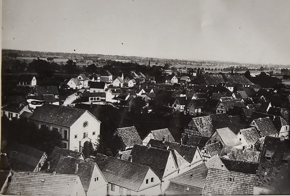 Lauterburg  1938. Im Hintergrund Neulauterburg