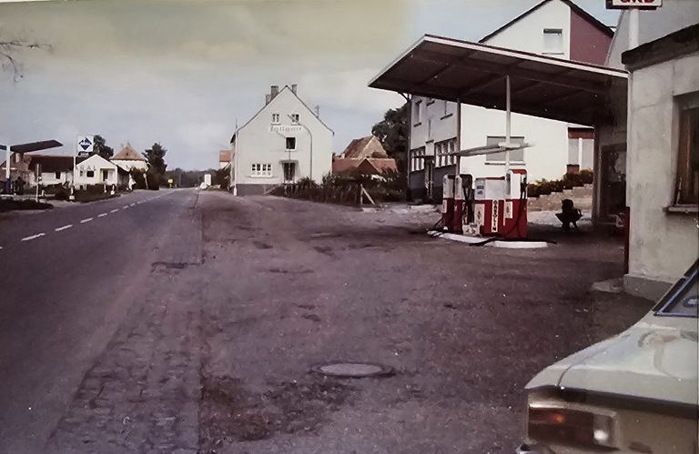 Die zwei Tankstellen in Neulauterburg