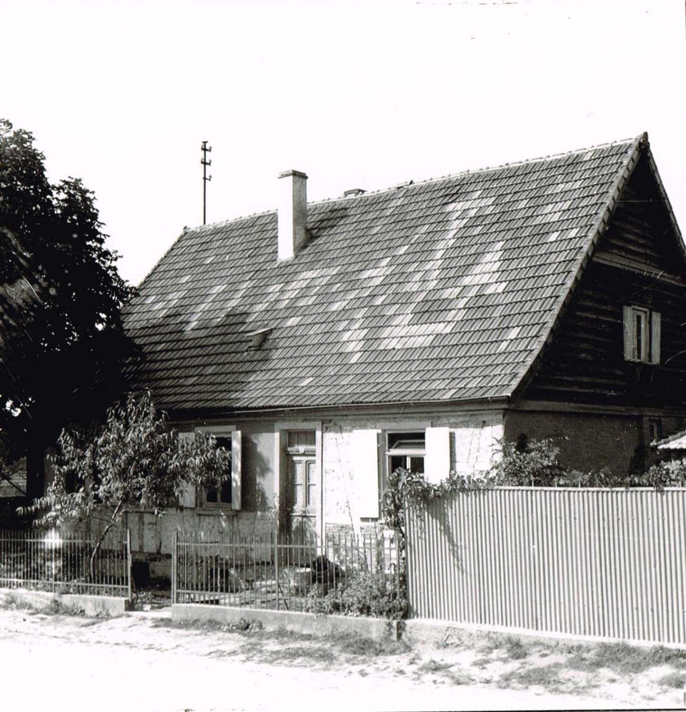 Das in der Hagenbacher Straße stehende ehemalige Gasthaus "Zum Anker" war auch schwer kriegsbeschädigt. Es wurde nach dem Krieg abgerissen