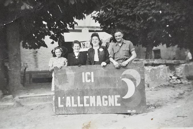 Lauterburger Verwandtschaft 1945 vor dem Gasthaus zum bayrischen Hof