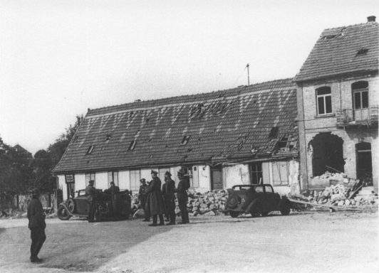 "Zur fröhlichen Pfalz", etwa 1940, nach der Bombardierung