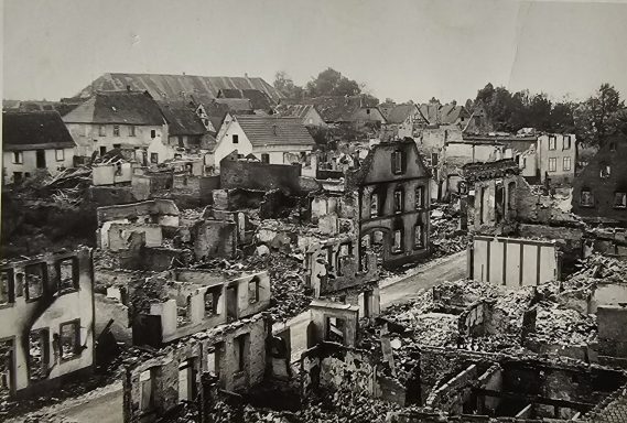 Zerstörtes Lauterburg, 1940